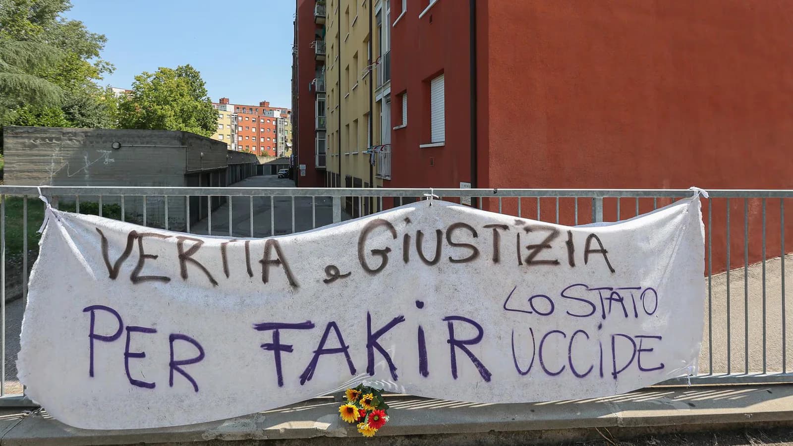 Investigan a dos policías y cuatro sanitarios por la muerte de un hombre en Bolonia