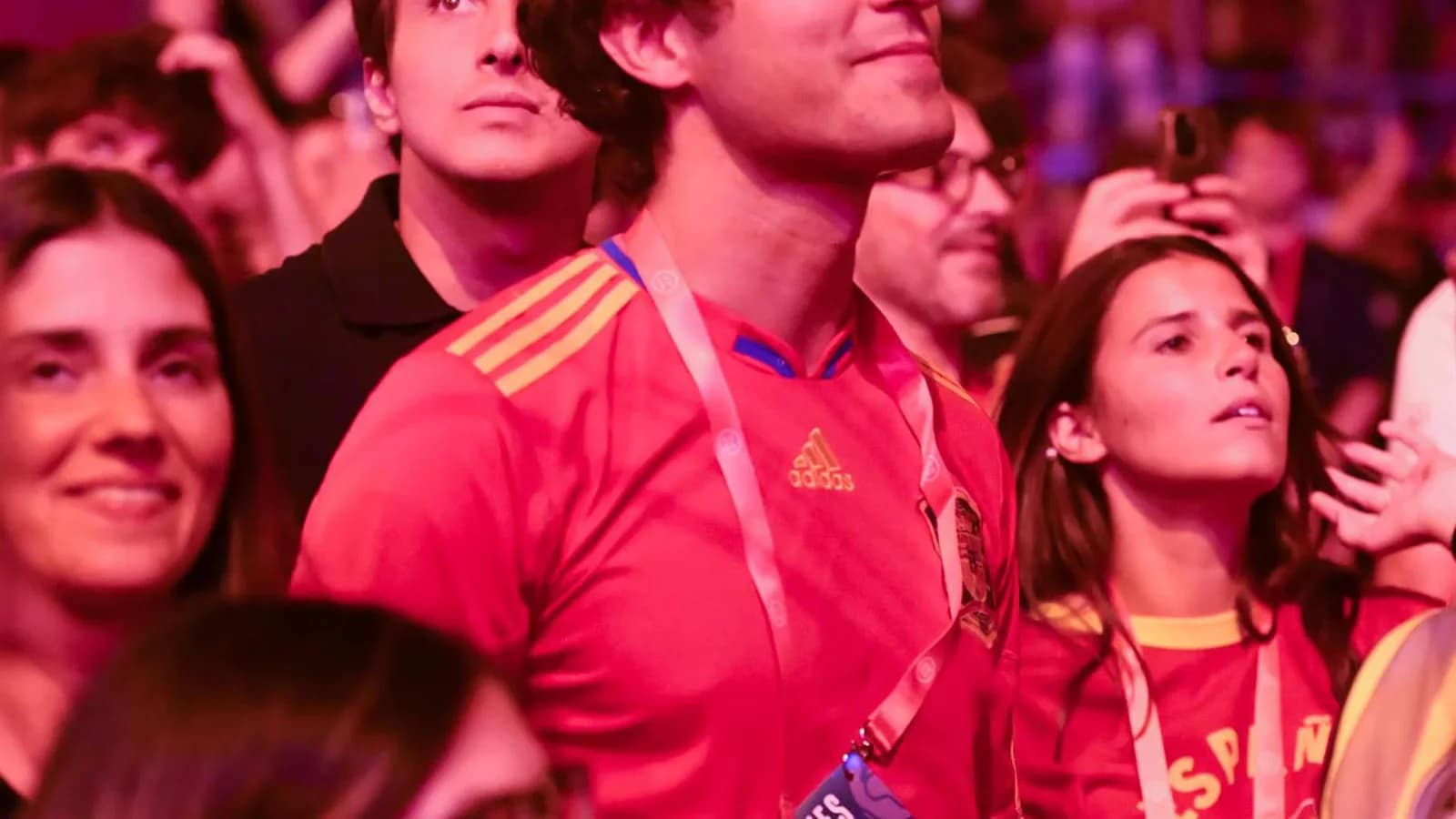 Cayetana Rivera y Roca Rey se sumaron al festejo de la Selección en Cibeles
