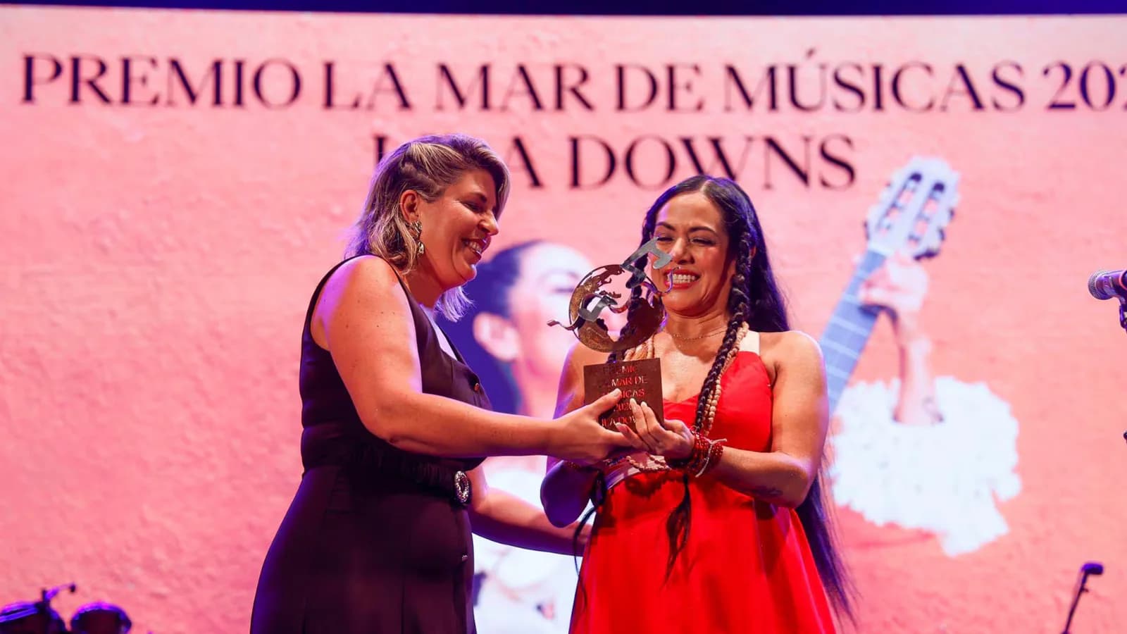 Lila Downs recibió el Premio La Mar de Músicas en Cartagena