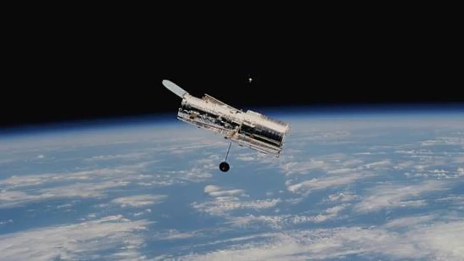 Un recubrimiento del CSIC busca proteger a los satélites del efecto multipactor
