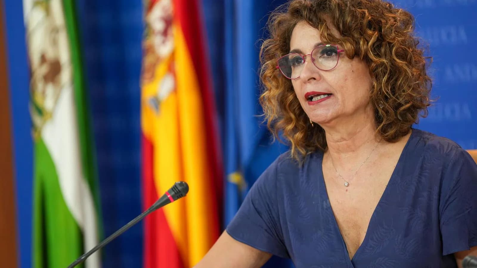 Montero ratificó su confianza en Zapatero ante los cambios de versión del caso Plus Ultra