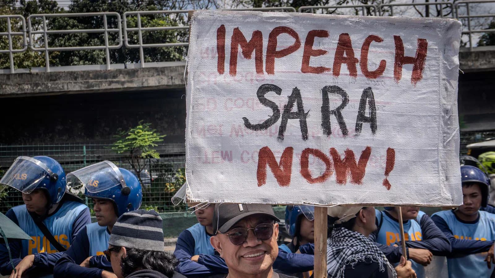 Sara Duterte deja Filipinas mientras avanza su juicio político en el Senado