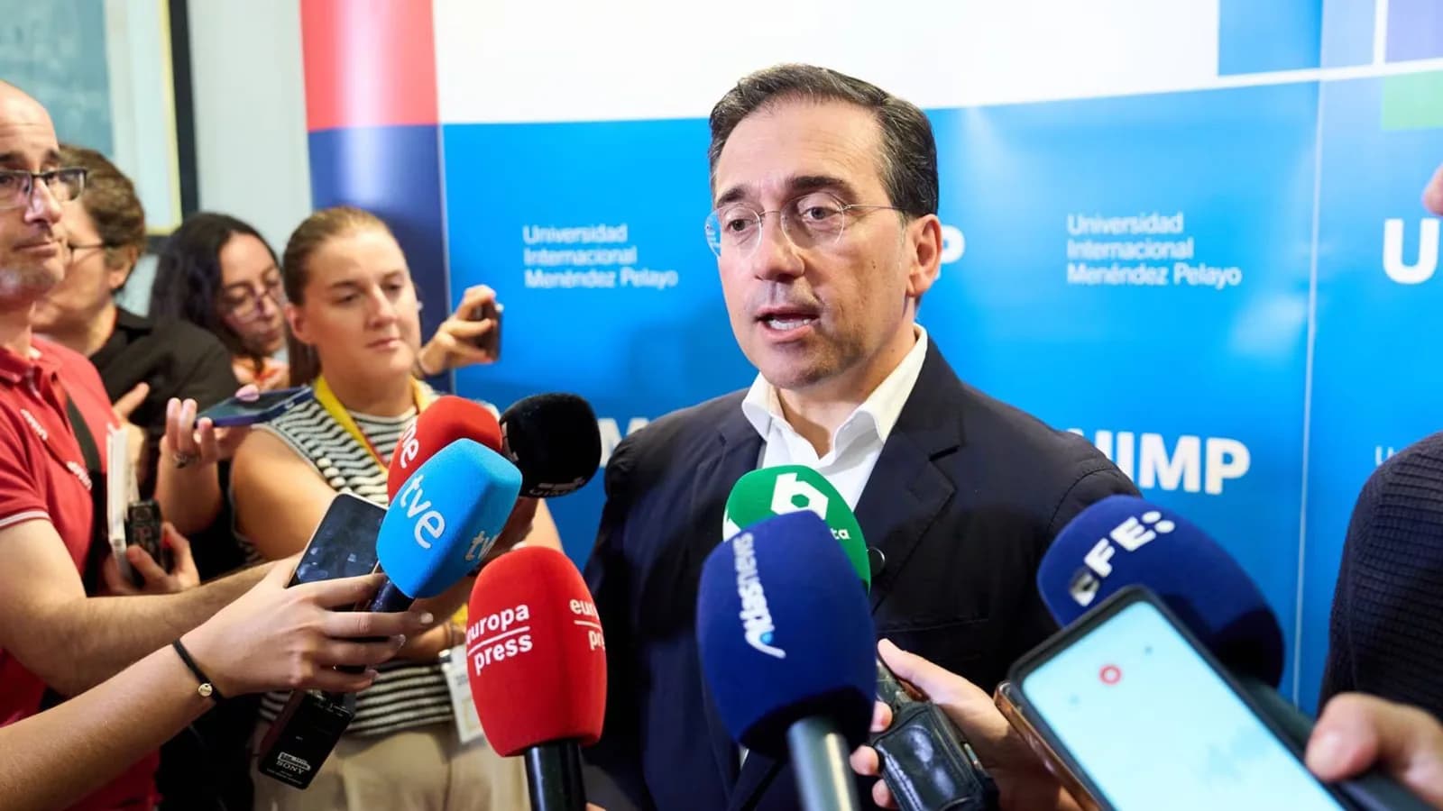 Albares pide respetar los tiempos de la Justicia tras las revelaciones sobre Zapatero y Plus Ultra