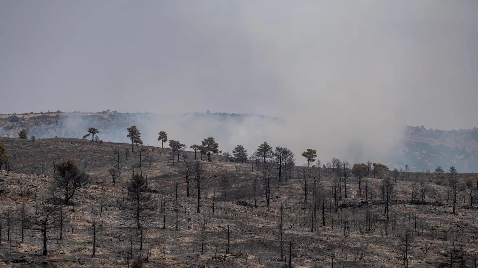 El incendio de Ejulve evoluciona favorablemente y permite el regreso de los evacuados