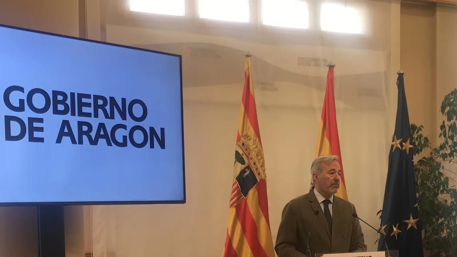 Azcón sostiene que el caso Plus Ultra complica el futuro judicial de Zapatero
