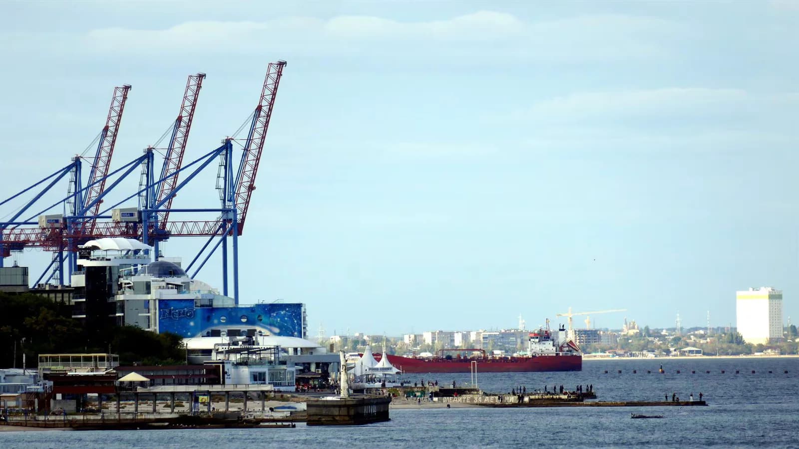 Rusia reportó ataques contra buques y puertos ucranianos en Odesa y Chornomorsk