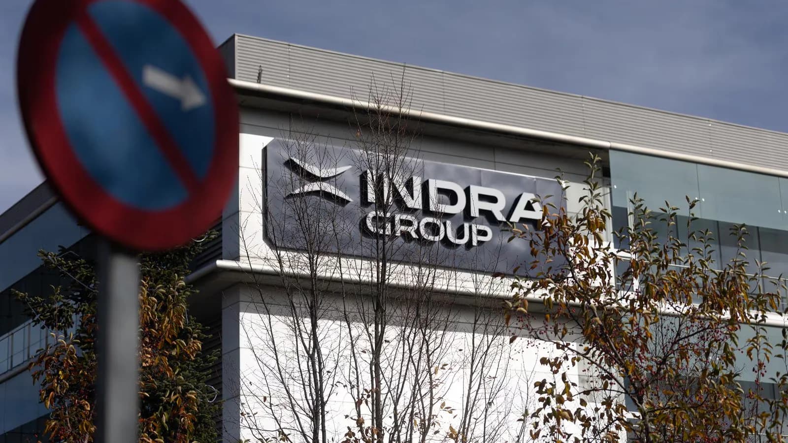 Indra gana 219 millones hasta junio y eleva sus ingresos casi un 30%