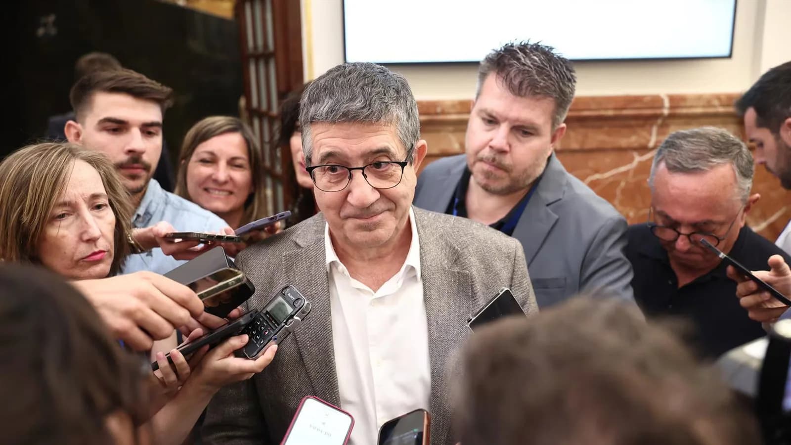 El PSOE espera que Zapatero aclare las dudas sobre su imputación en el caso Plus Ultra