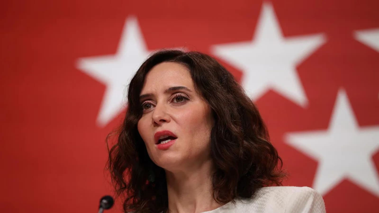 Ayuso pidió la renuncia de Morant tras su comparación entre Feijóo y el nazismo