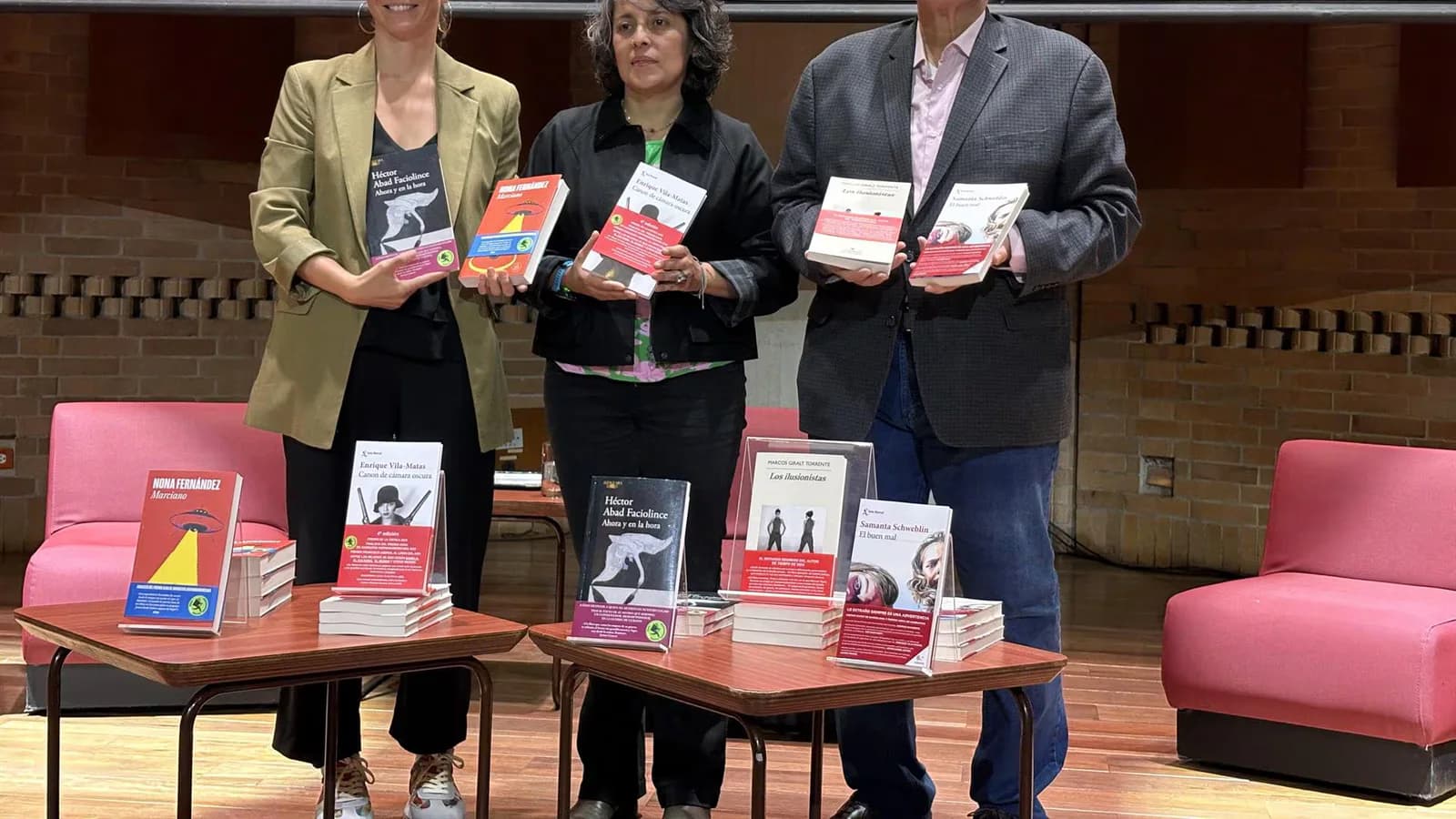 Bogotá recibe 300 libros del Premio Aena de Narrativa Hispanoamericana