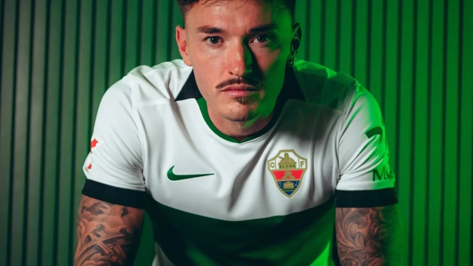 Josan Ferrández extiende su vínculo con el Elche hasta junio de 2027