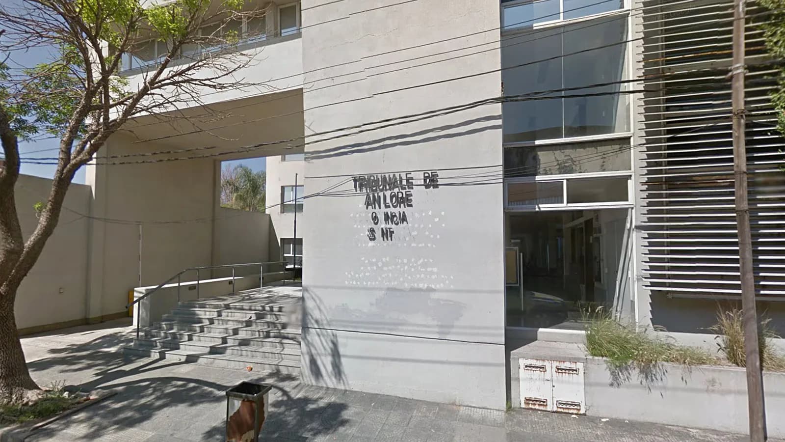 Liberaron a un acusado de abusar de sus hijas por un error en la prisión preventiva