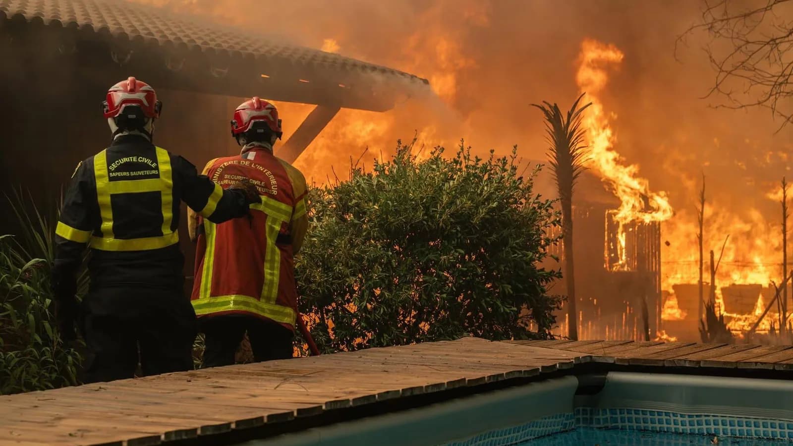 Macron ordena reforzar la respuesta militar ante los incendios en el suroeste francés