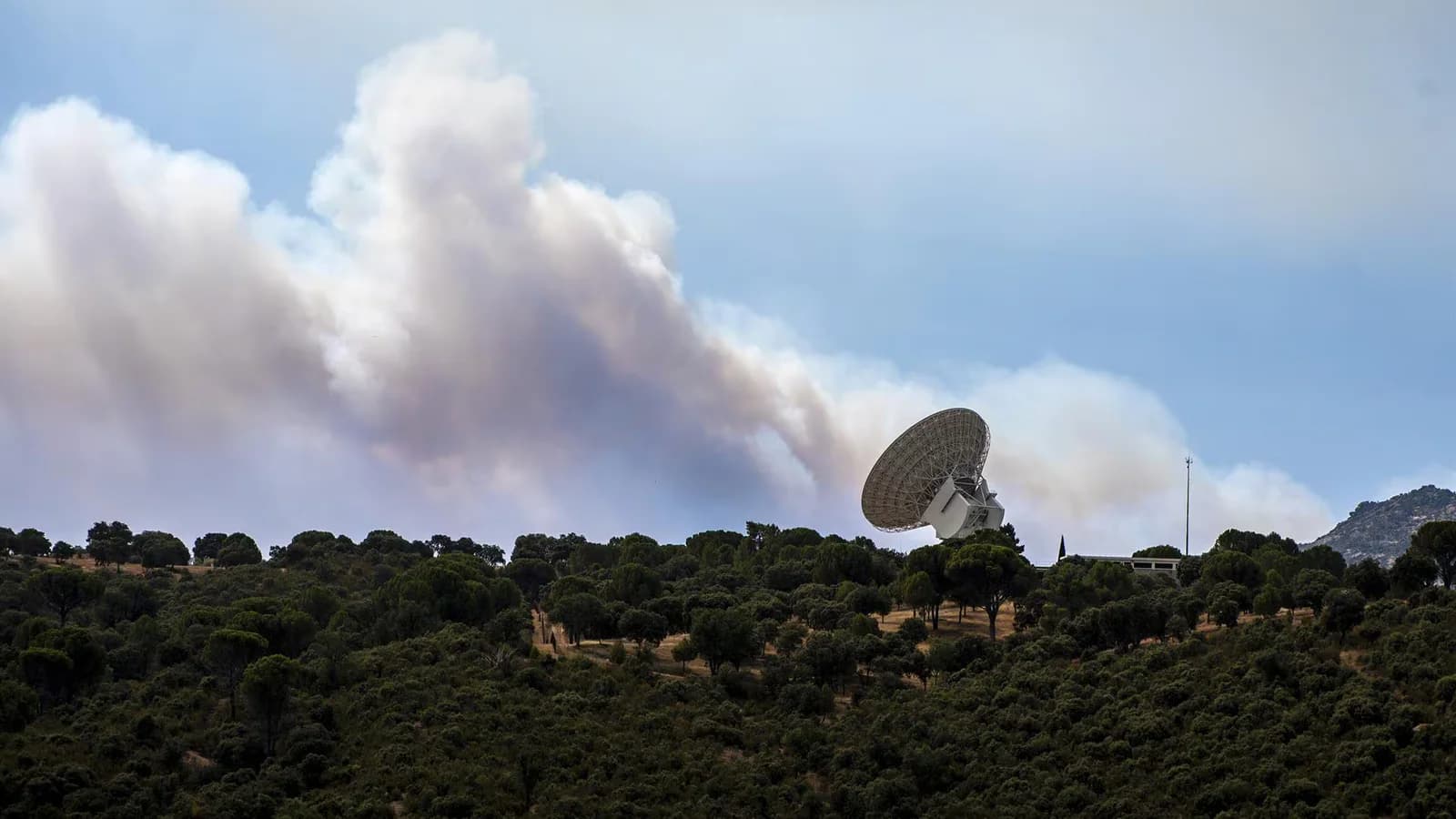 La NASA inspeccionará los daños del incendio en su complejo de Robledo cuando sea seguro