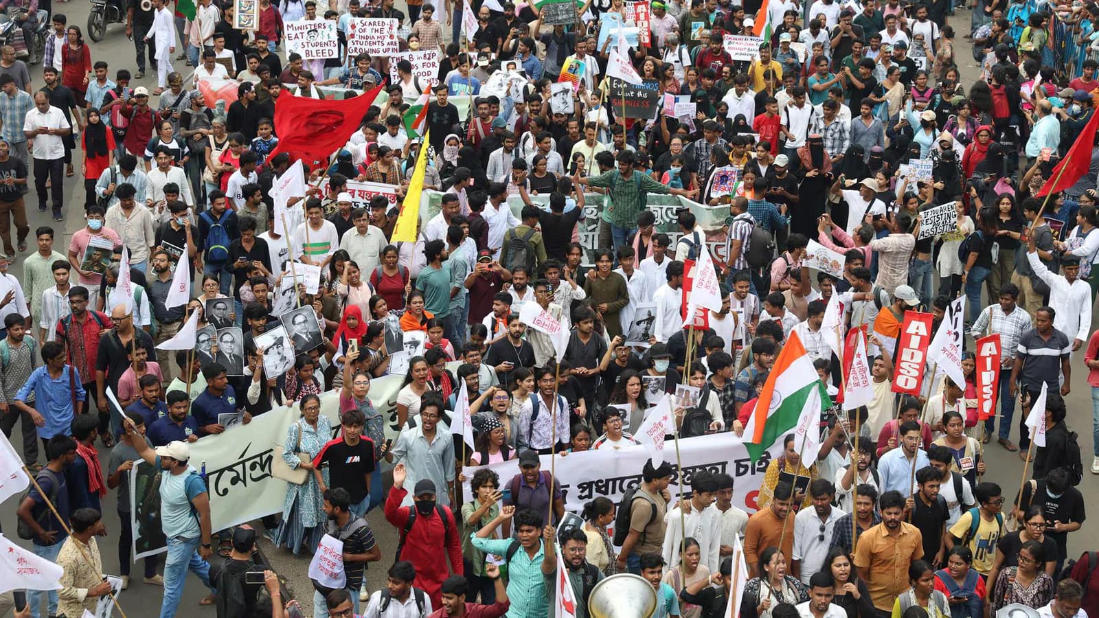 Renunció el ministro de Educación de India tras las protestas por exámenes filtrados