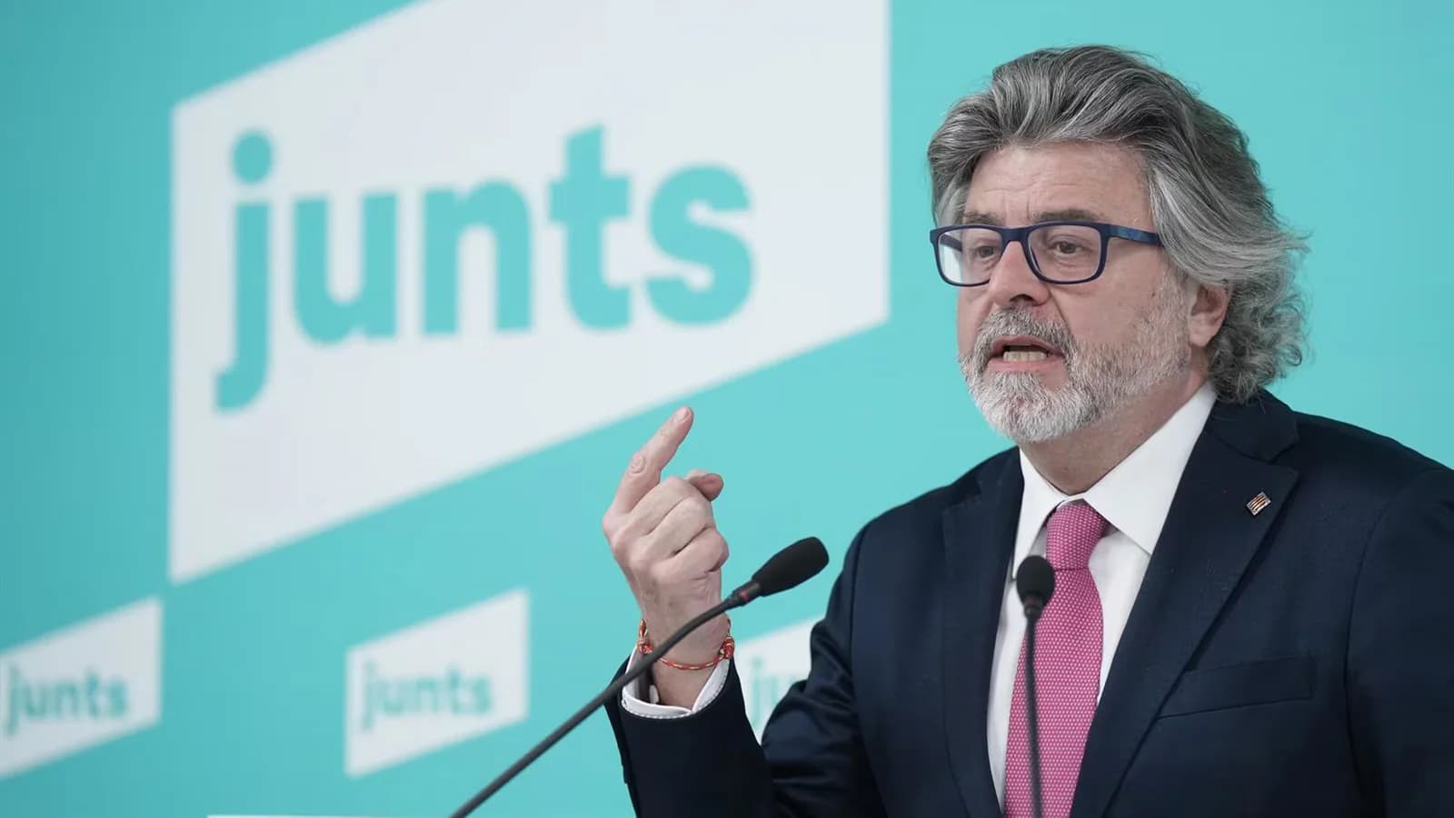 Castellà descarta un acuerdo con el PP y cuestiona su postura sobre Cataluña