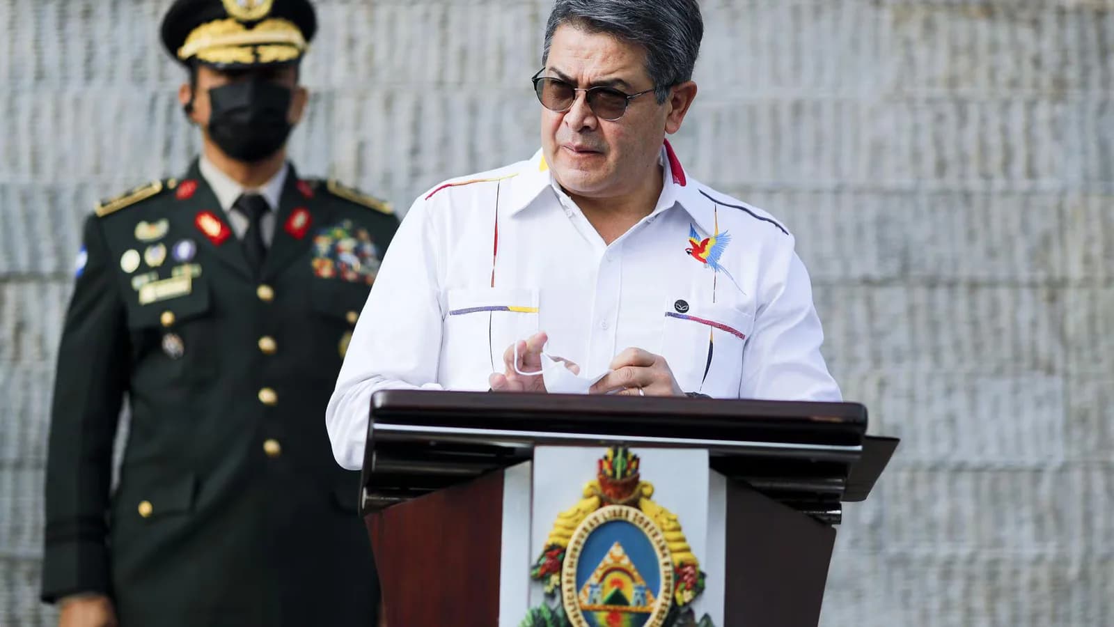 Juan Orlando Hernández volvió a Honduras tras el indulto otorgado por Donald Trump