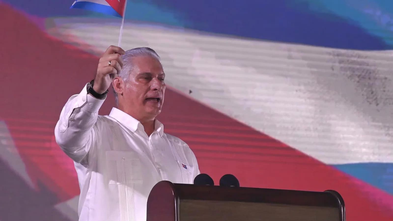 Díaz-Canel acusó a Estados Unidos de aplicar un “genocidio” contra Cuba