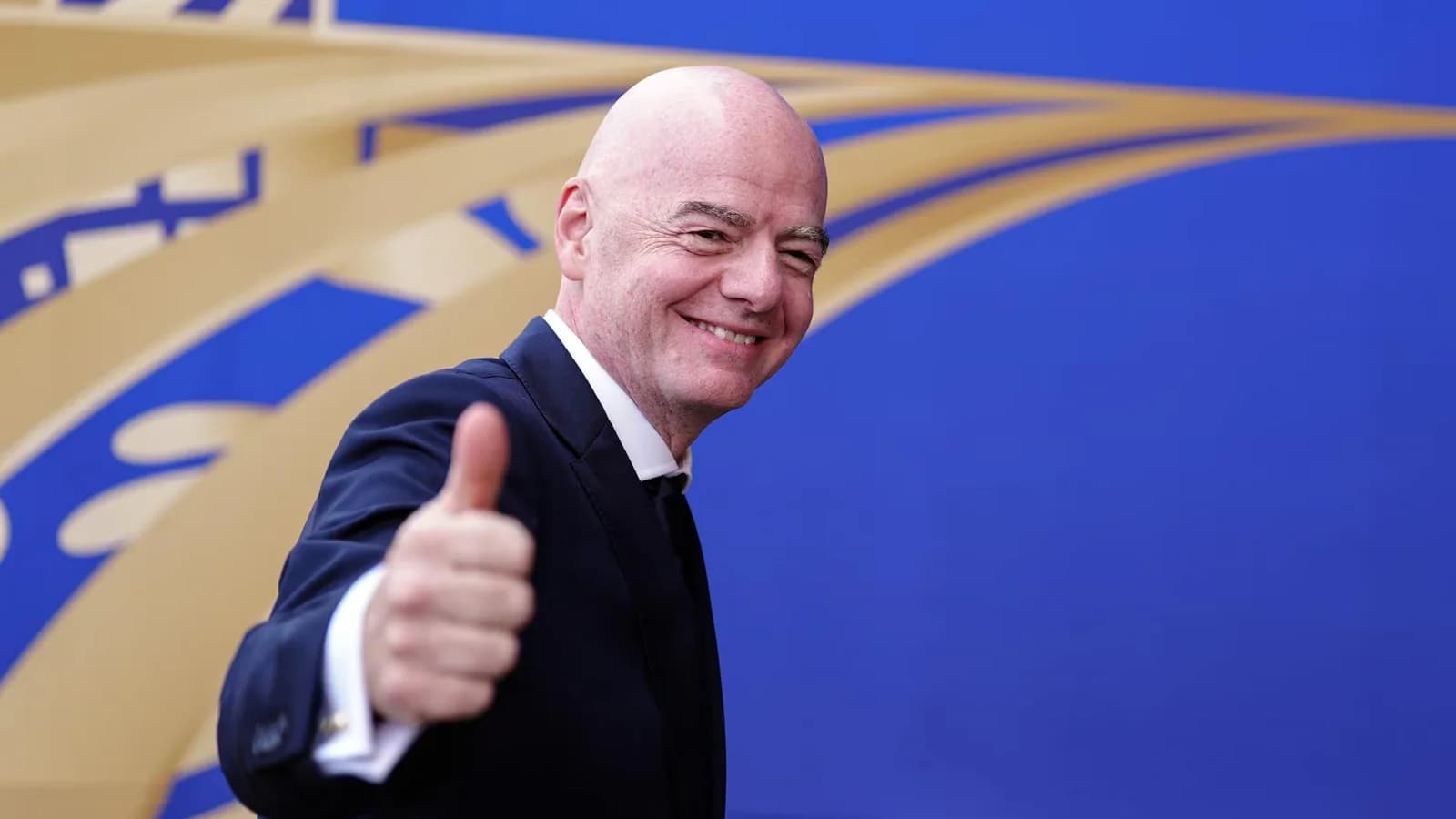 Infantino defendió el Mundial y pidió a sus críticos que “mediten”