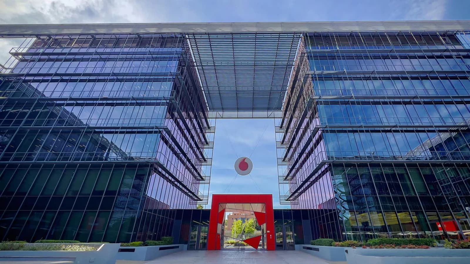 Vodafone comienza a vender tarifas de Finetwork y prepara una oferta convergente