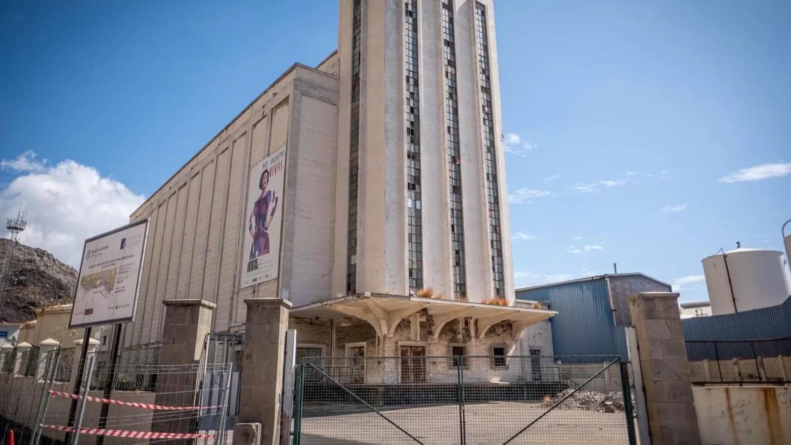 Inician el expediente para declarar BIC al silo de grano del puerto de Santa Cruz