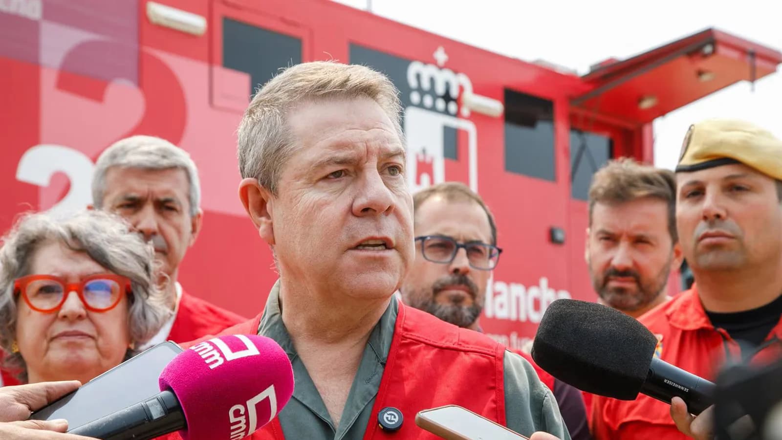 Page destaca la coordinación con Castilla y León y Madrid ante el incendio de Ávila