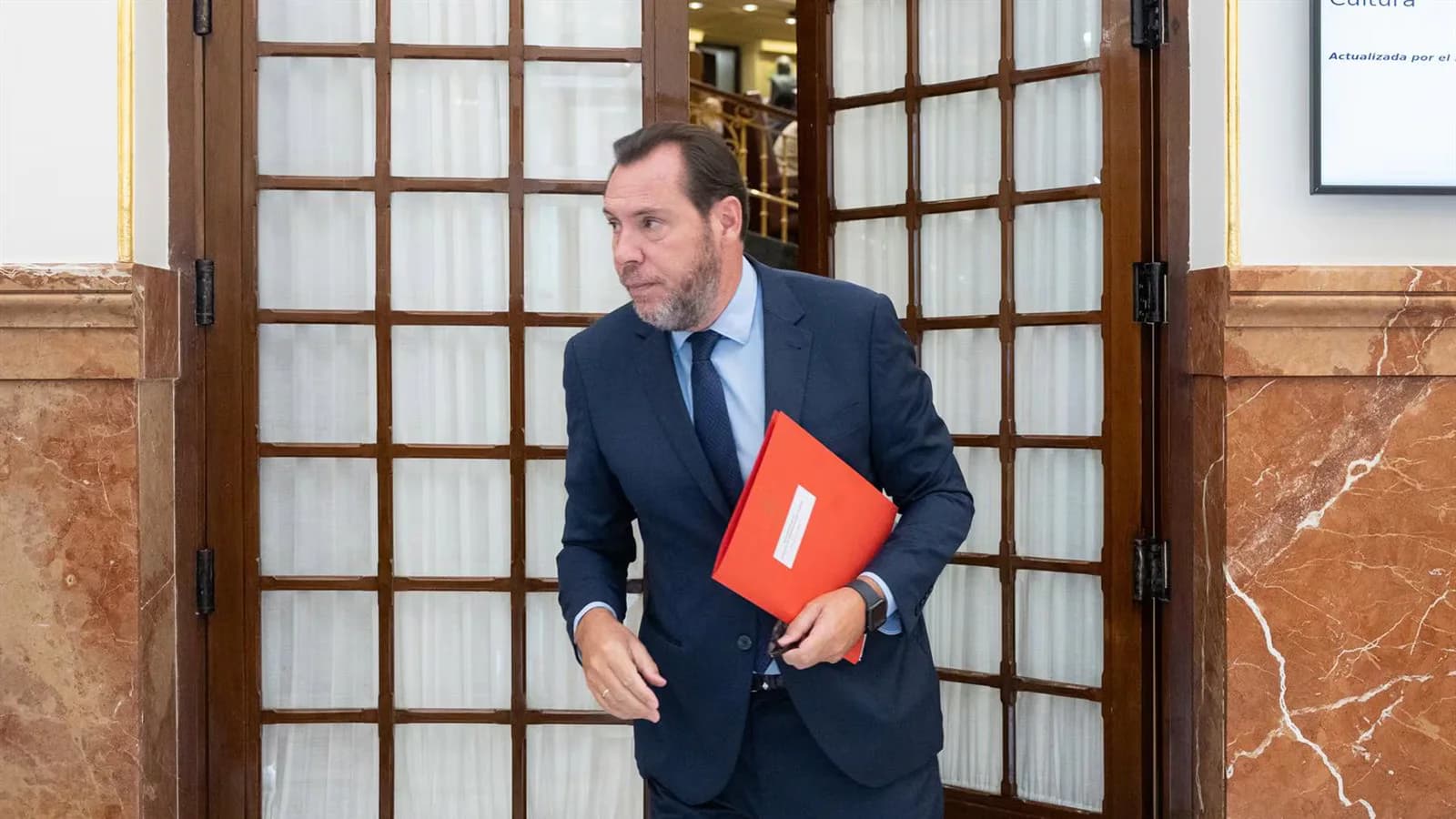 Óscar Puente acusa a las autonomías del PP de no prevenir los incendios