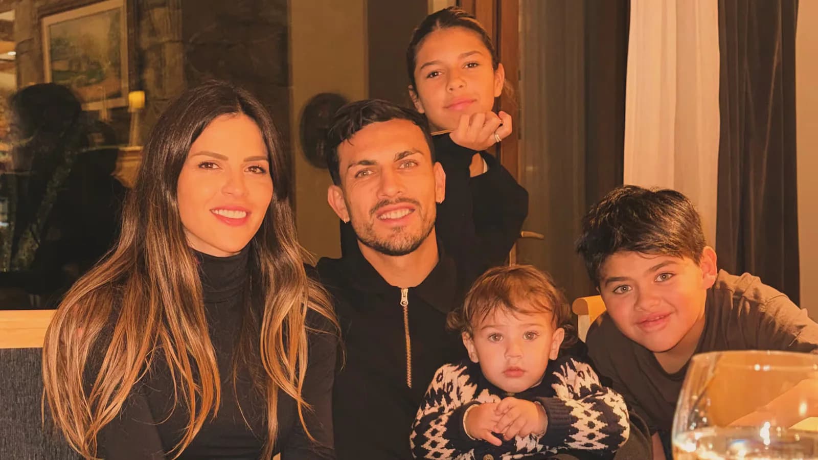 Leandro Paredes aprovechó una licencia de Boca y viajó con su familia a Bariloche