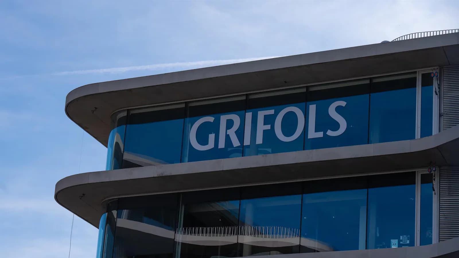 Grifols sube casi un 5% tras aumentar un 28,7% su beneficio semestral