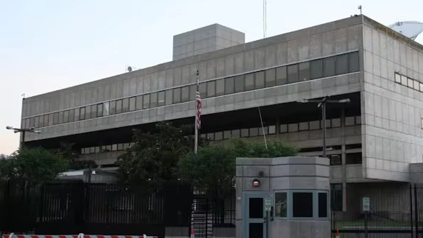 Amenaza de bomba: evacúan la Embajada de Estados Unidos en Palermo