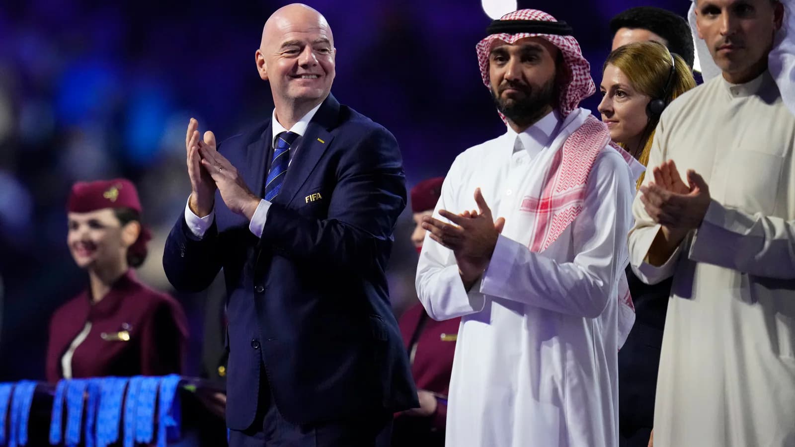Infantino impulsa la venta de una parte del negocio de los Mundiales