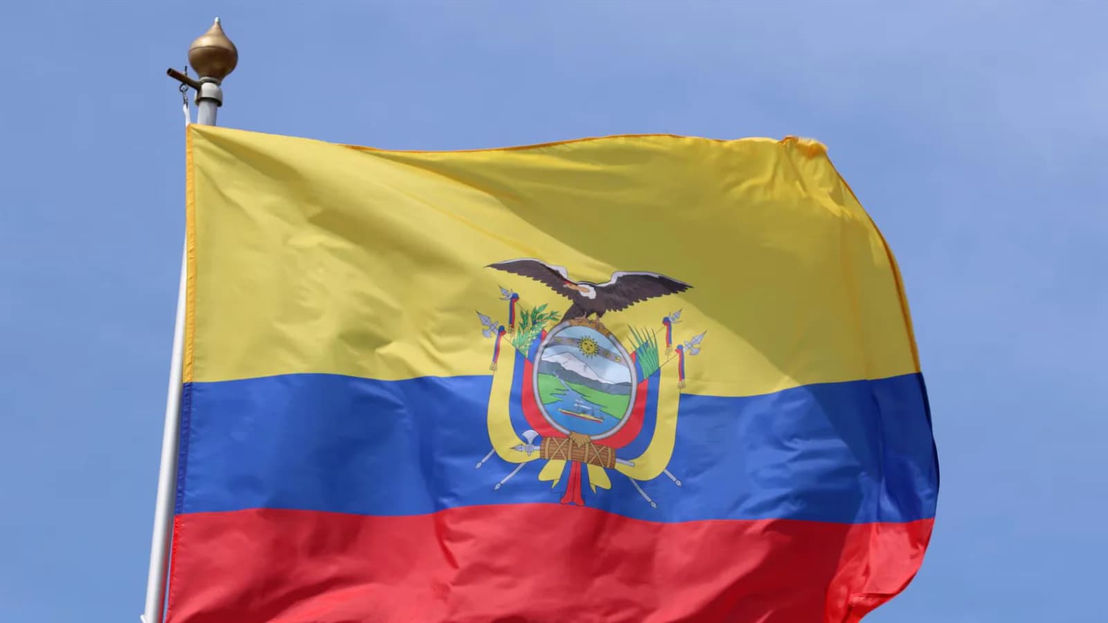 Investigan a tres jueces ecuatorianos por presuntos sobornos ligados a una sentencia