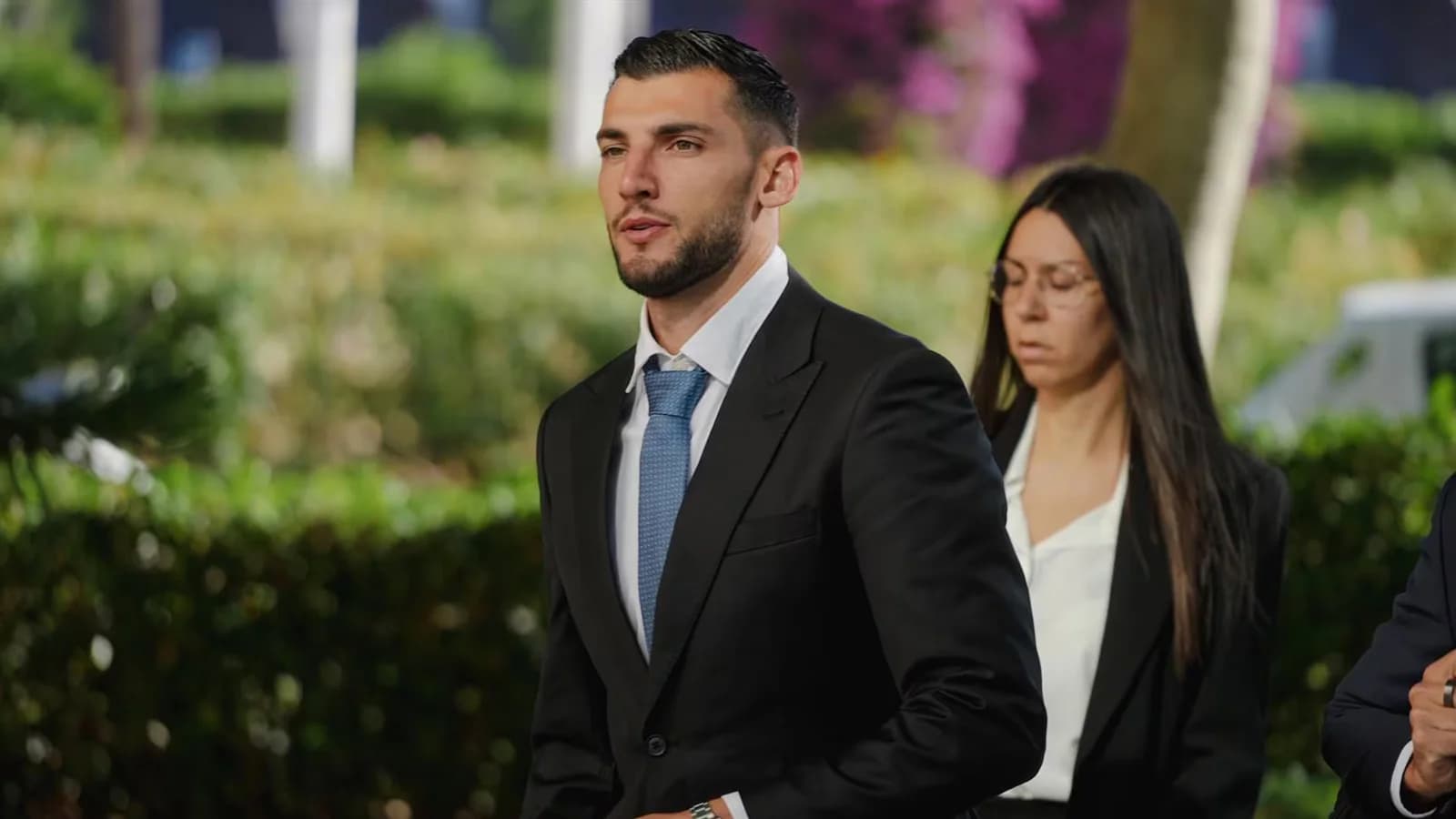 Rafa Mir podrá residir en Grecia para jugar en el Aris de Salónica