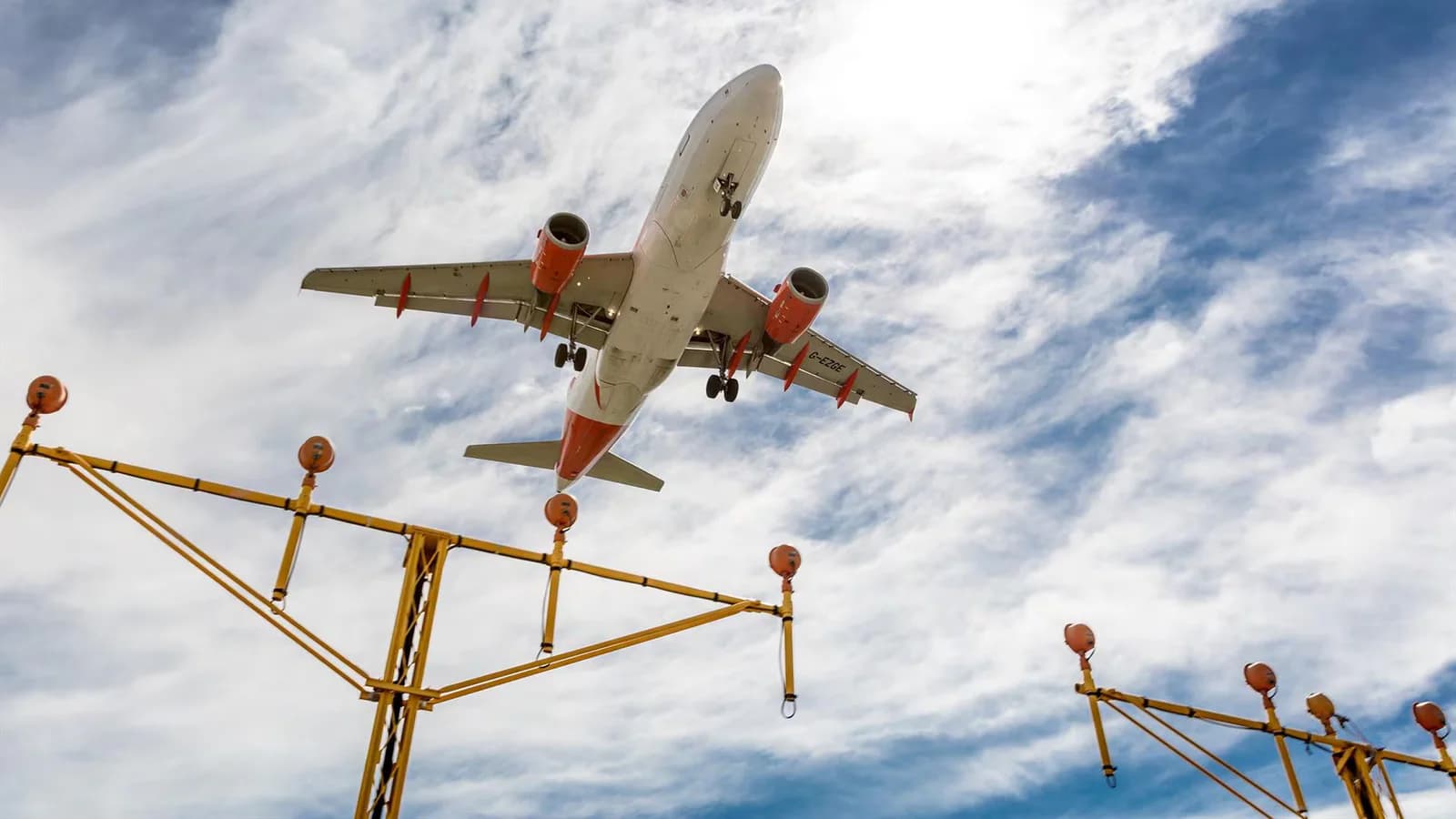 El tráfico aéreo global cayó 1,7% en junio por la menor demanda doméstica