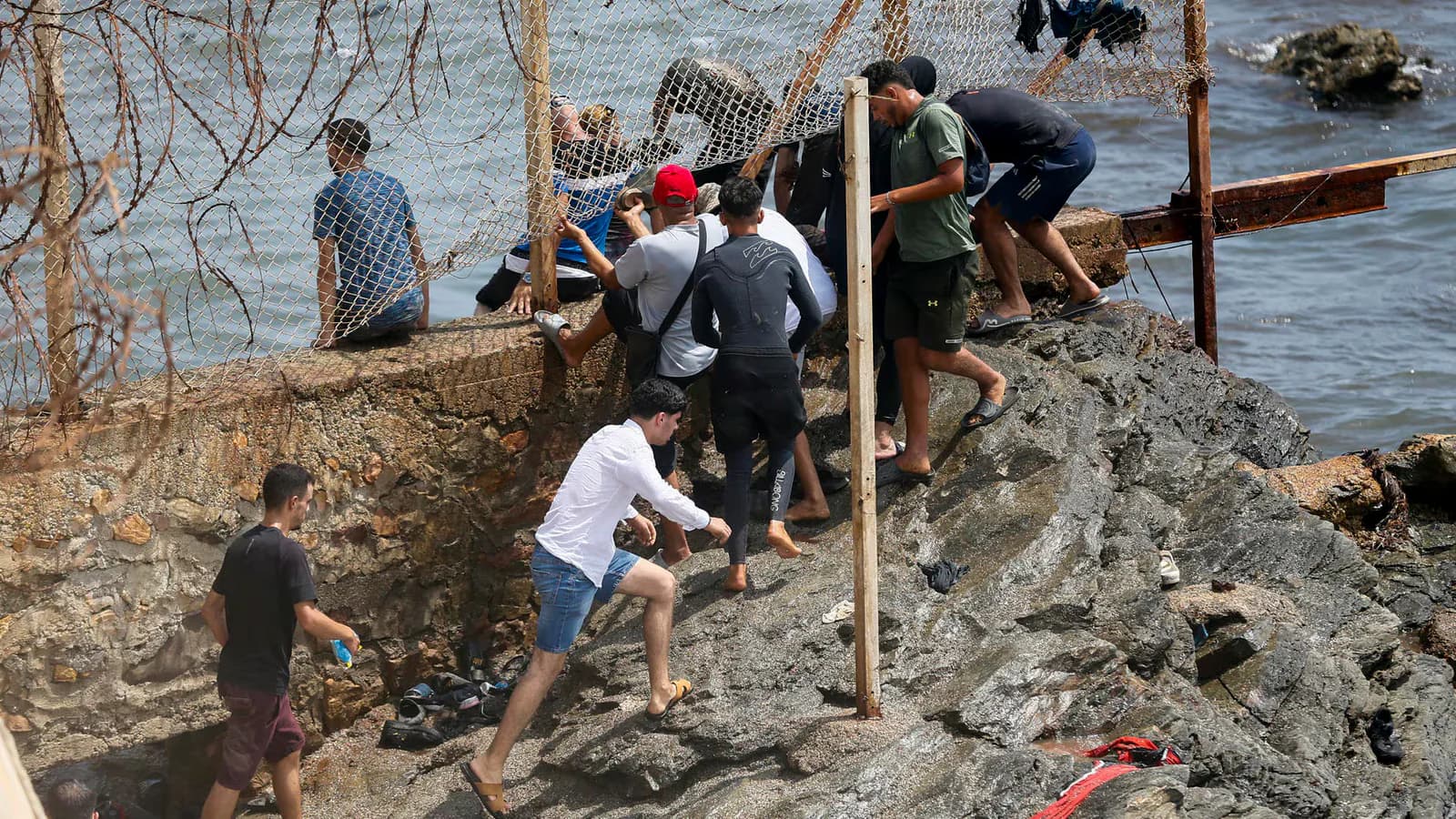 España y Marruecos acuerdan reforzar la coordinación por la crisis migratoria en Ceuta