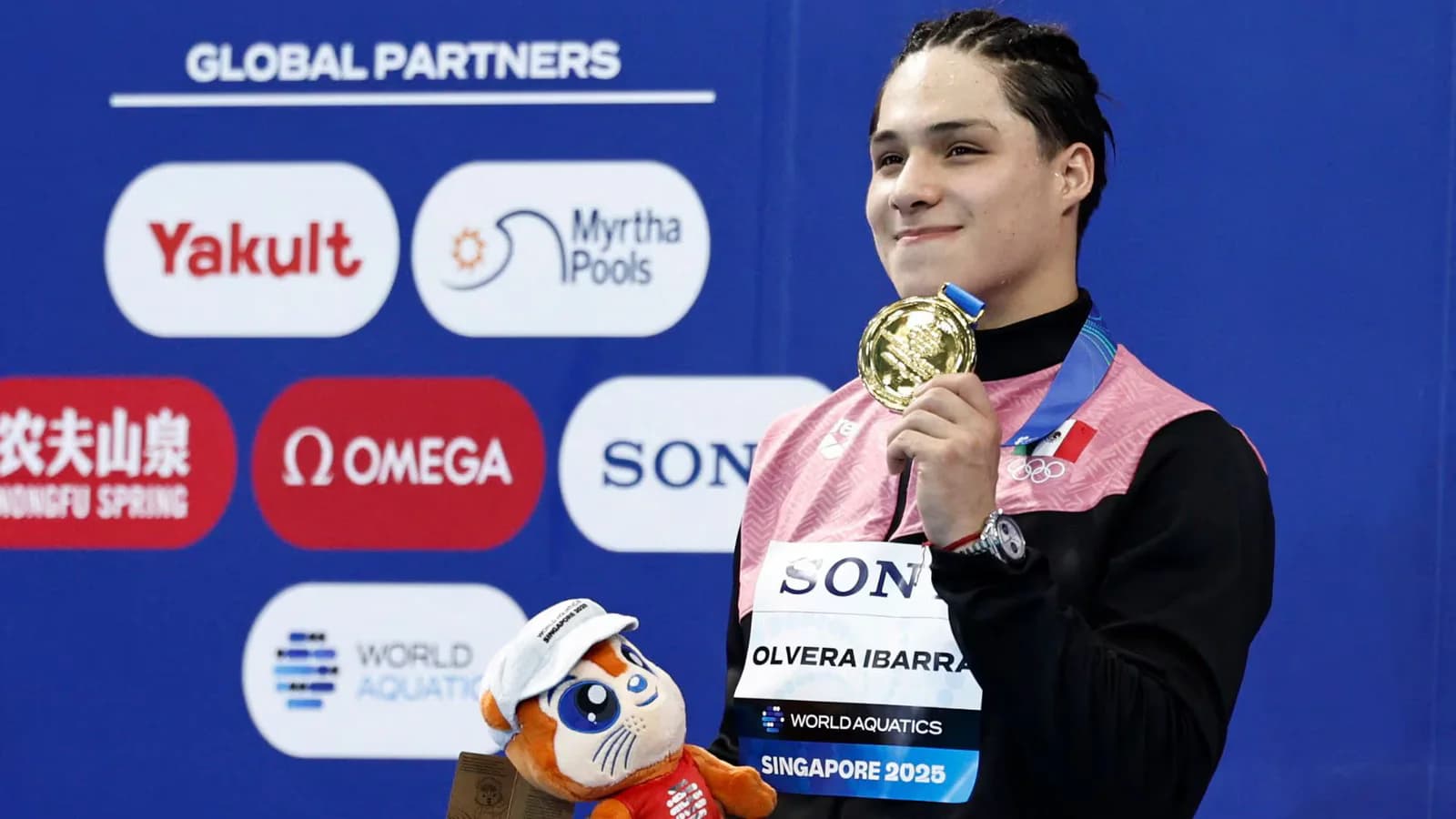Osmar Olvera ganó el oro en trampolín de 1 metro en los Juegos de 2026