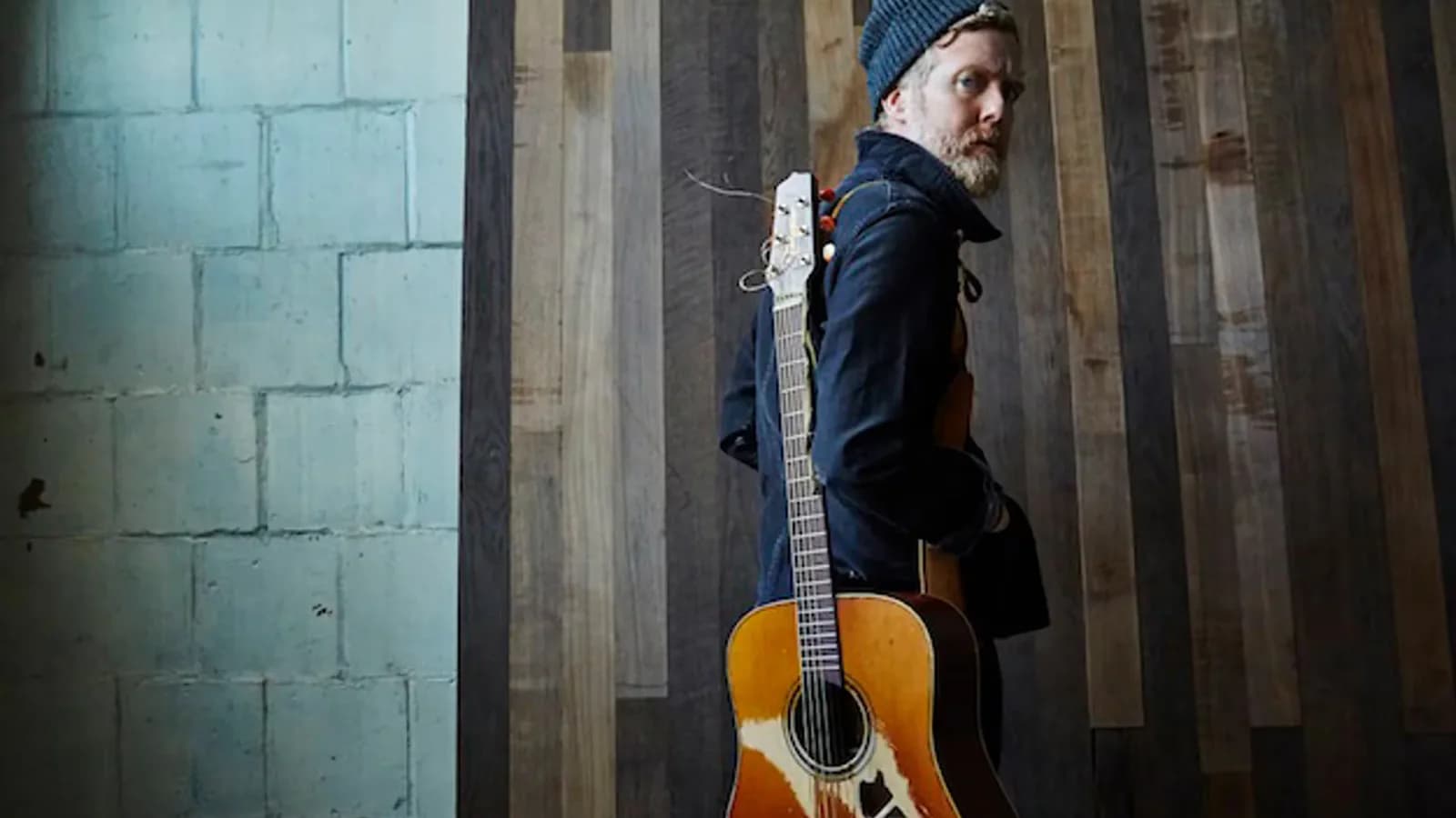 Murió Glen Hansard, el músico irlandés que ganó un Oscar por “Falling Slowly”