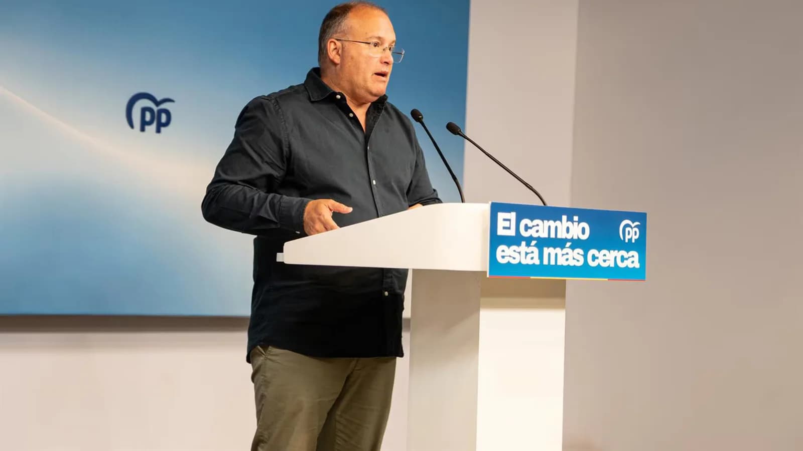 El PP atribuyó la llegada de migrantes a Ceuta a la regularización impulsada por el Gobierno