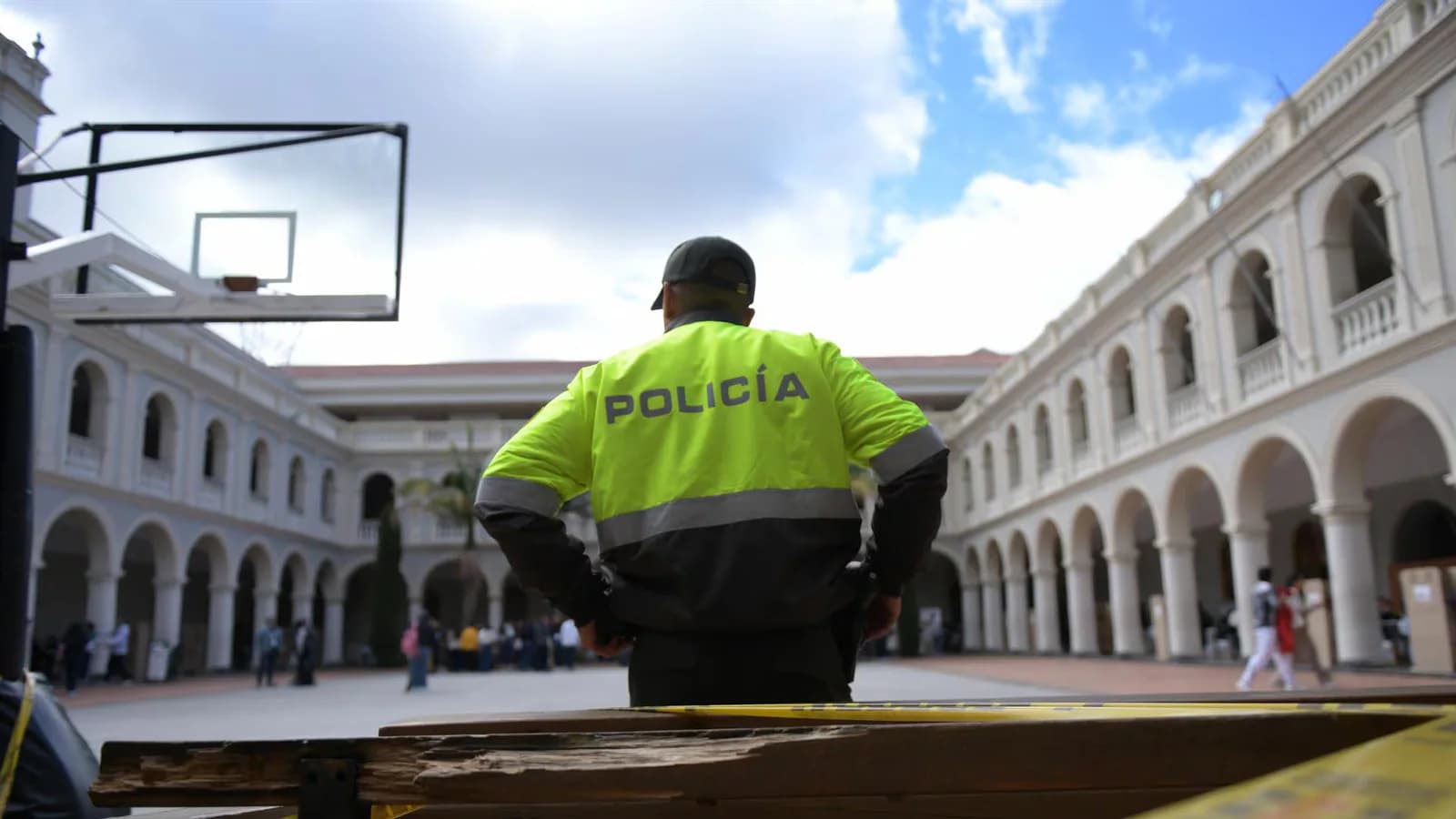 Diez heridos por la explosión de un auto bomba frente a una comisaría en Cúcuta