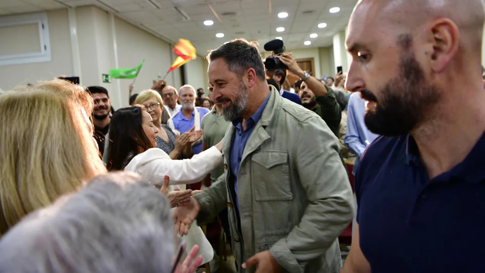 Abascal viajará a Ceuta y suspenderá su visita a Colombia