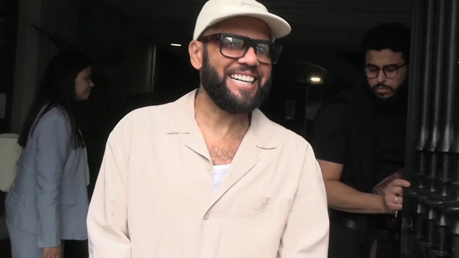 Dani Alves evitó responder a la polémica por sus declaraciones religiosas