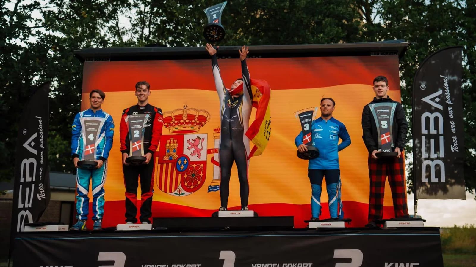 Jon del Valle hace historia y gana su quinto Mundial de karting consecutivo