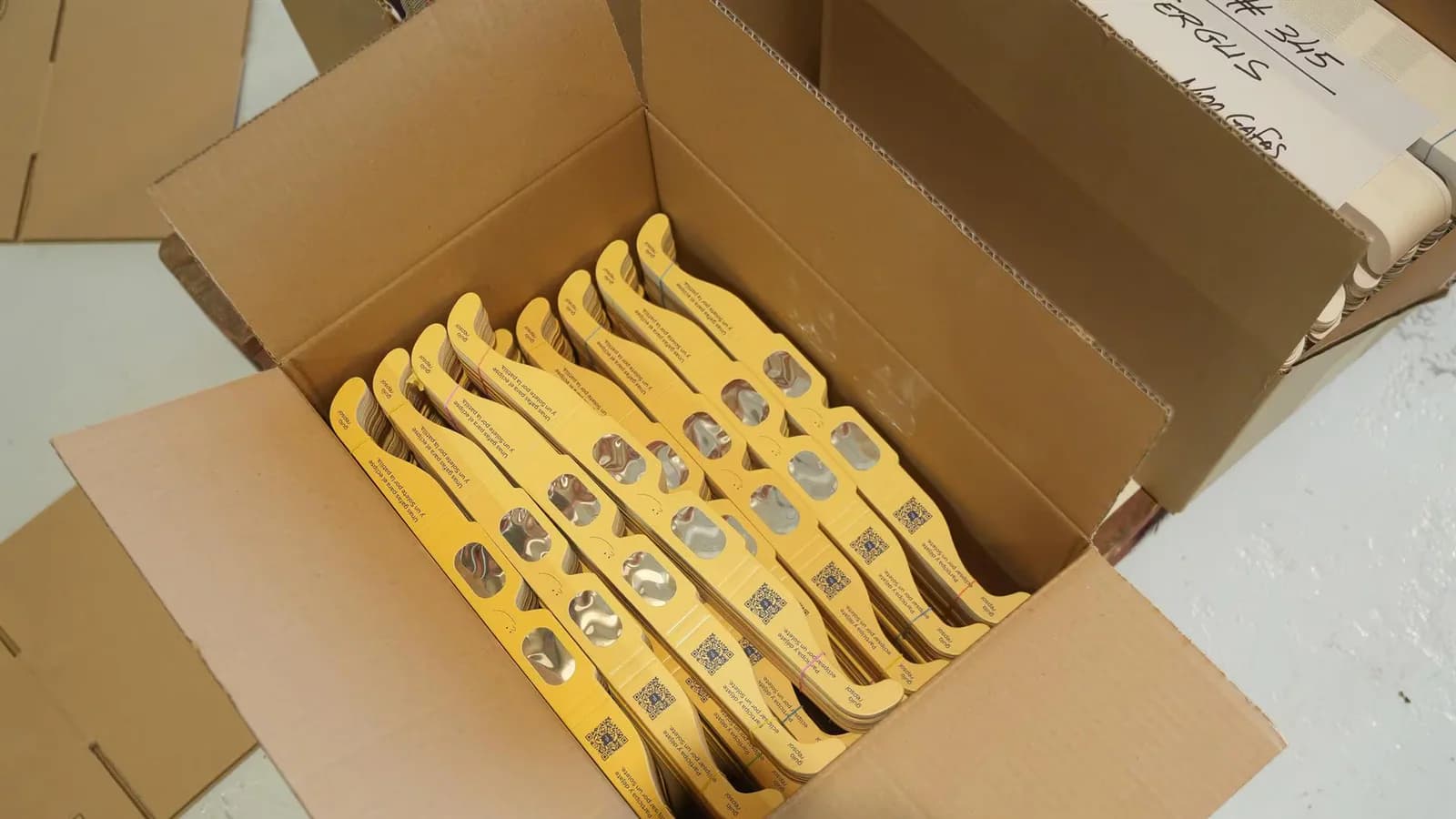 Cómo reciclar las gafas utilizadas para observar el eclipse solar del 12 de agosto