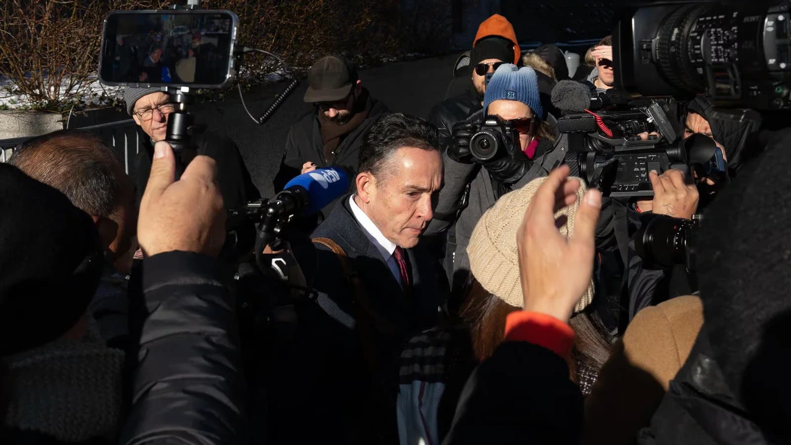 Juan Orlando Hernández será juzgado en libertad por lavado de activos y fraude