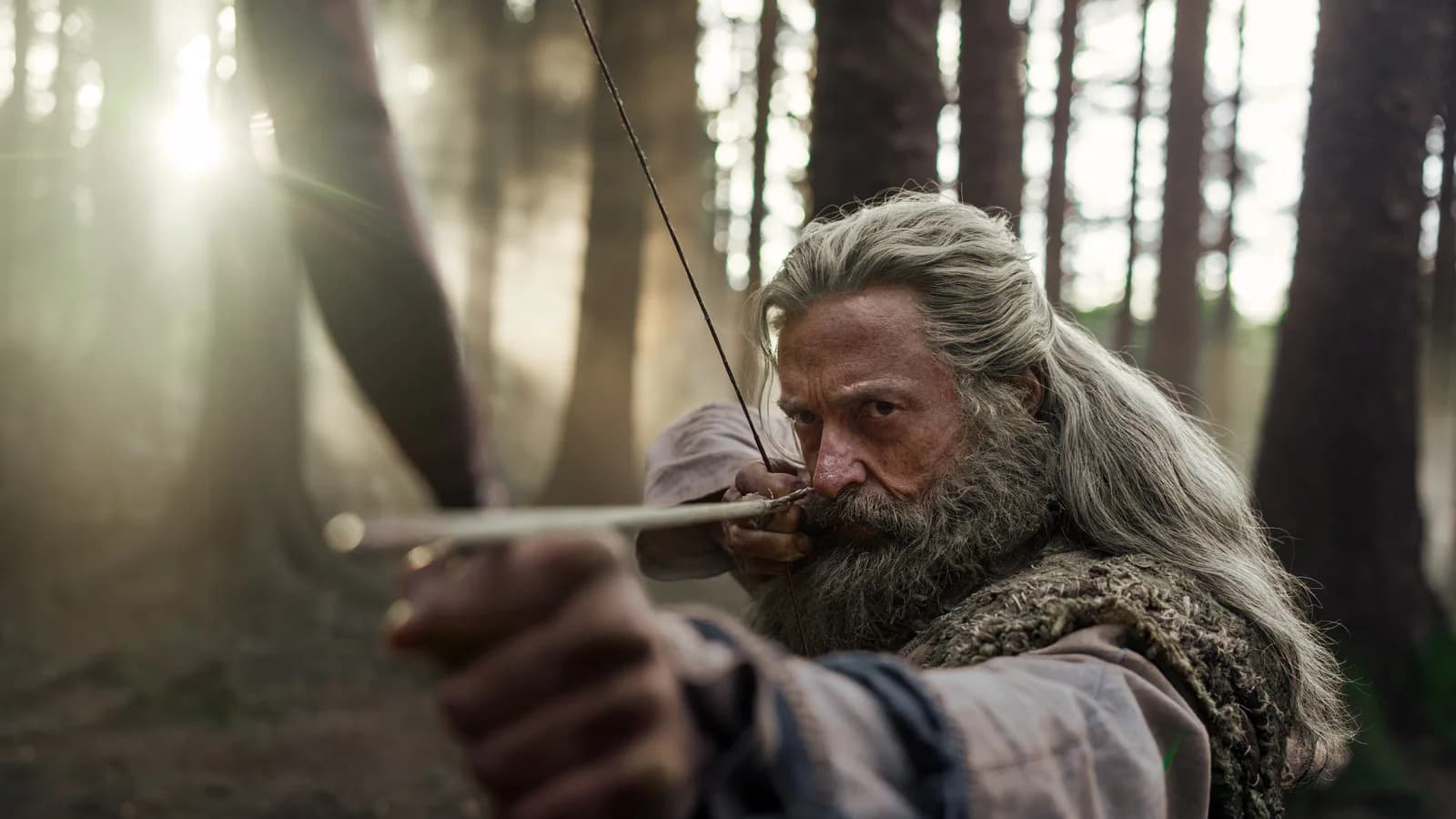Hugh Jackman encarna a un Robin Hood envejecido y marcado por la culpa