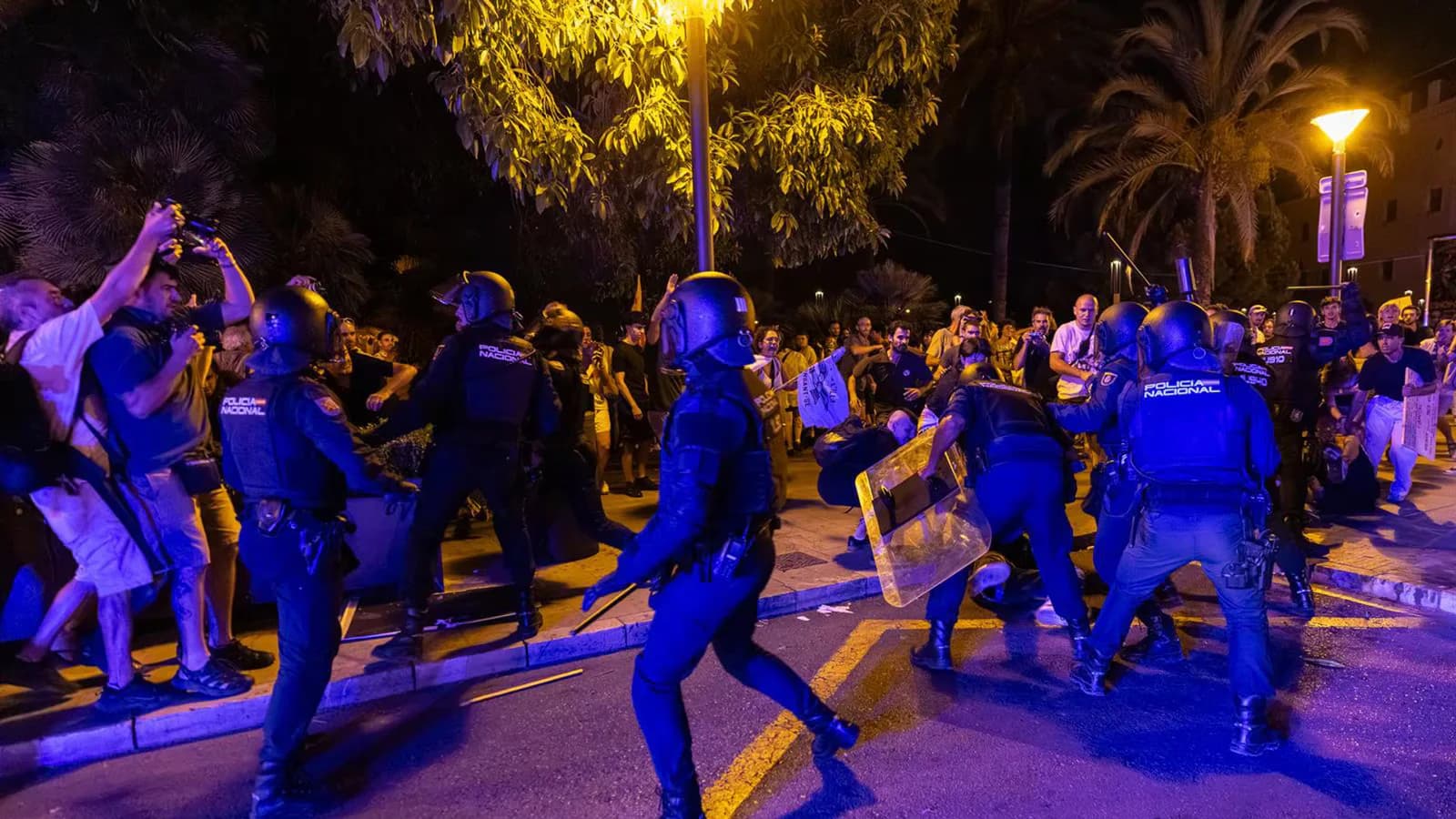 Veinticinco personas denunciarán las cargas policiales de una protesta en Palma