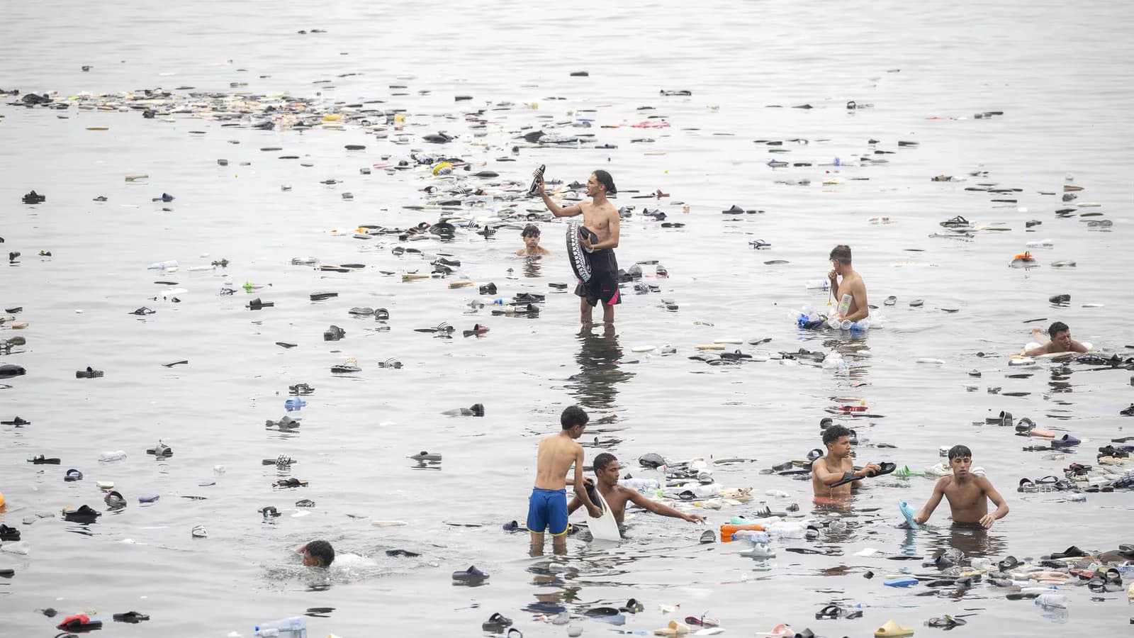 Vivas asegura que Ceuta atiende a 1.100 menores migrantes y realiza traslados a la Península