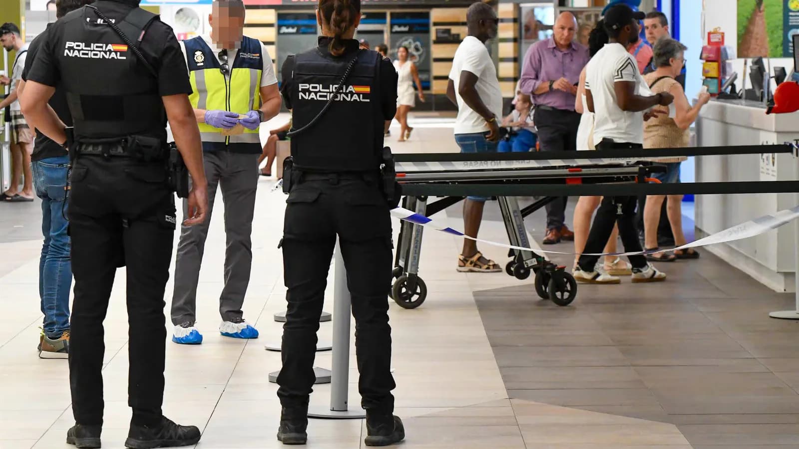Investigan como violencia de género la muerte de una mujer en un centro comercial de Murcia
