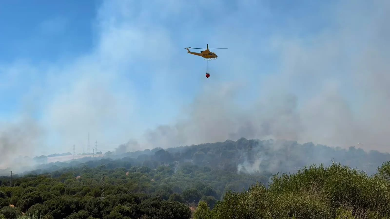 Controlan el incendio forestal en San Roque tras evacuar a 19 familias