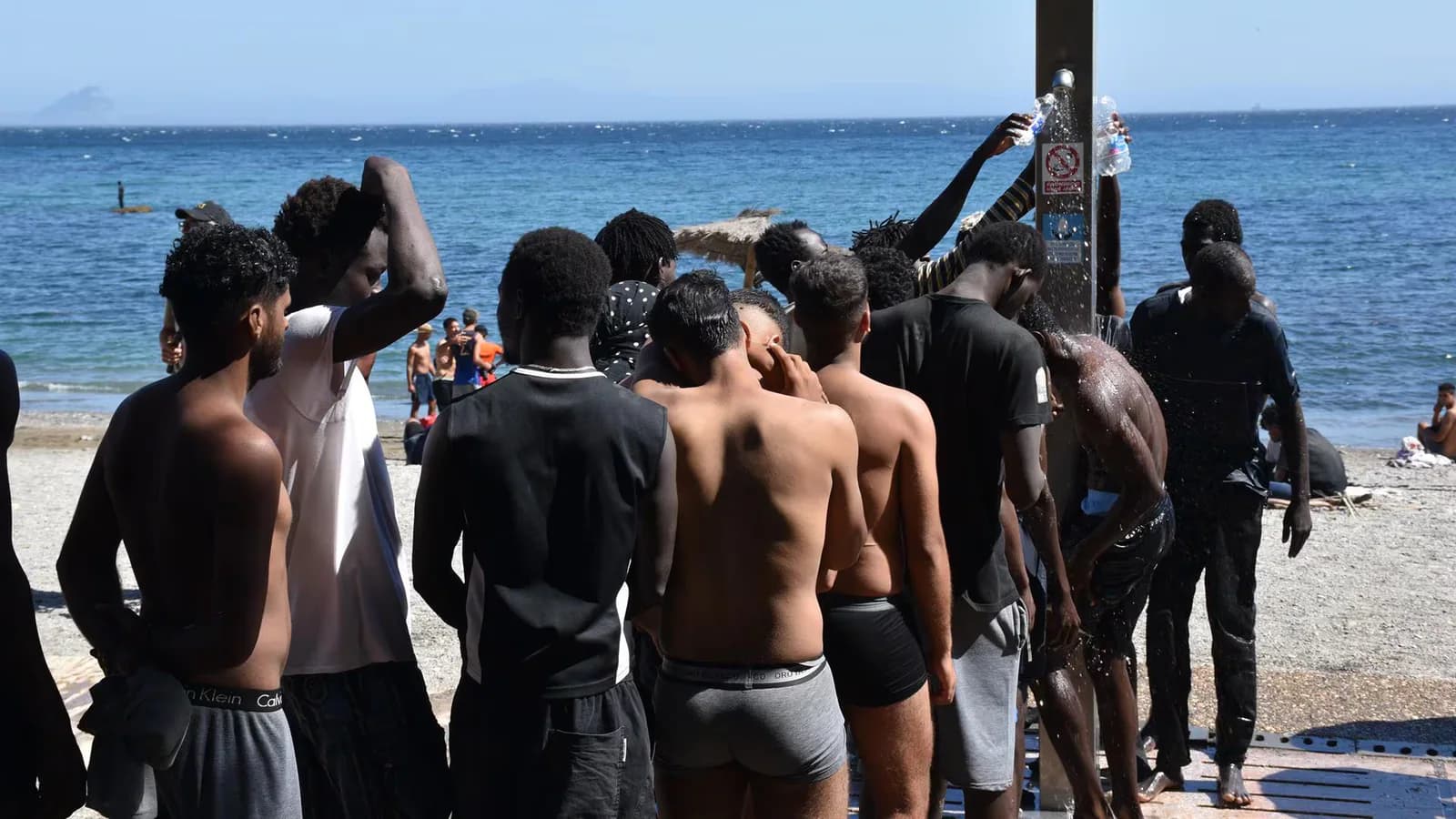 Habilitan un colegio en Ceuta para asistir a más de 100 menores migrantes